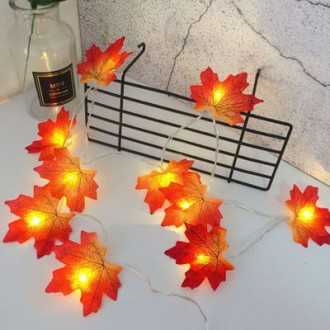 Dekorativní LED lampy ve tvaru javorového listu - červené