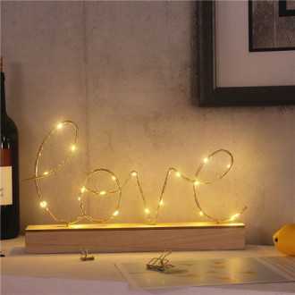 Stojací dekorace "LOVE" s LED osvětlením